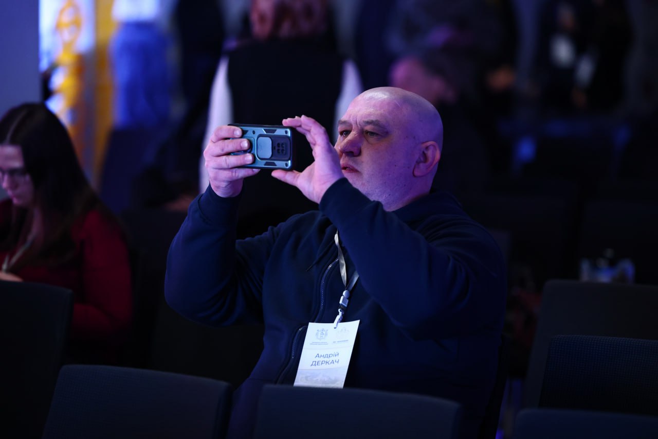 Додатково мИ – ЗАПОРІЖЖЯ. Захищаємо. Будуємо. Перемагаємо 4